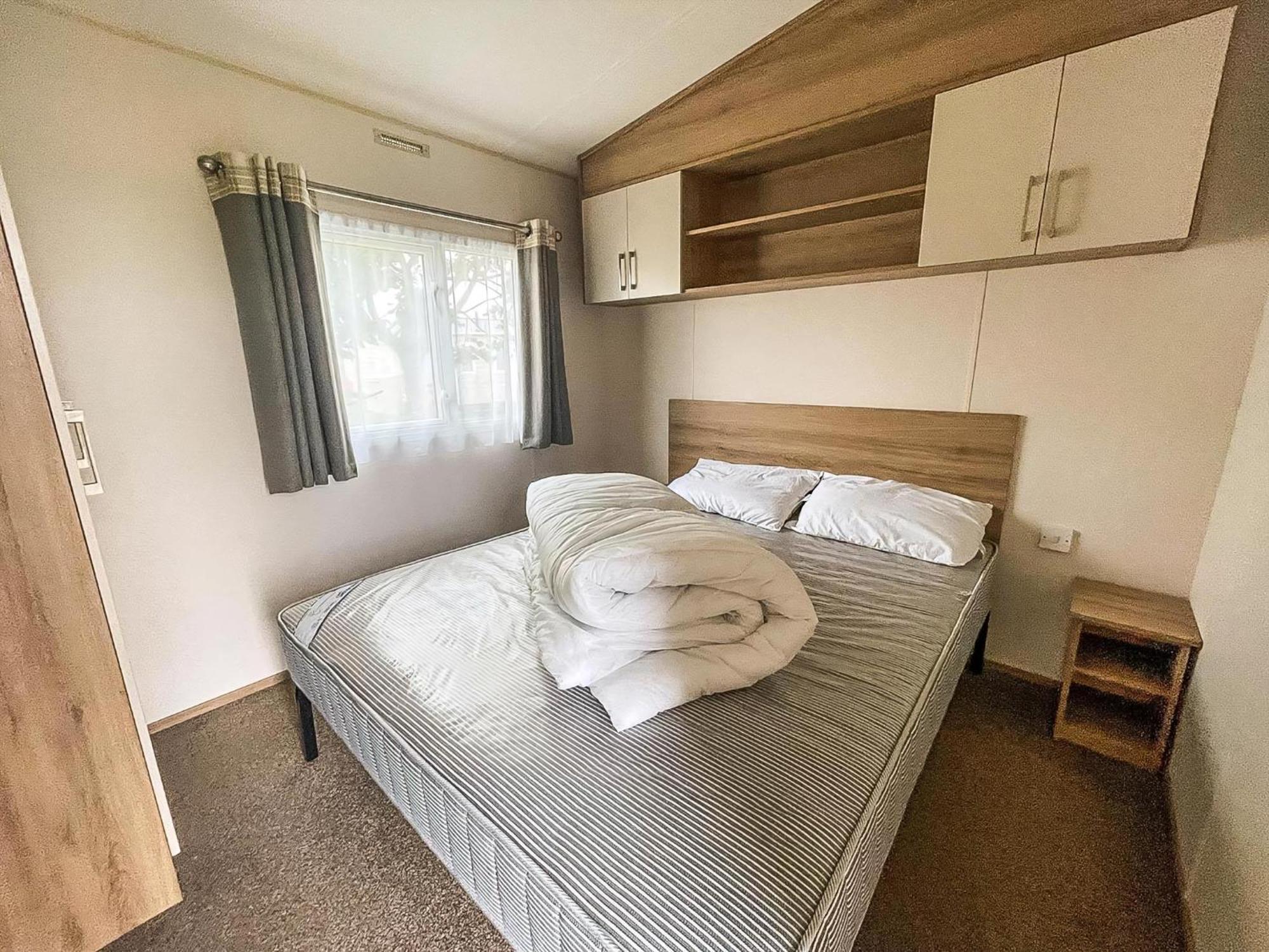 Superb 6 Berth Caravan At St Osyth Beach, Near Clacton-On-Sea Ref 28008Mc Exterior photo